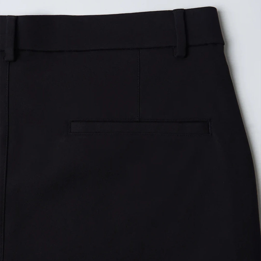 A black Kensington trousers.