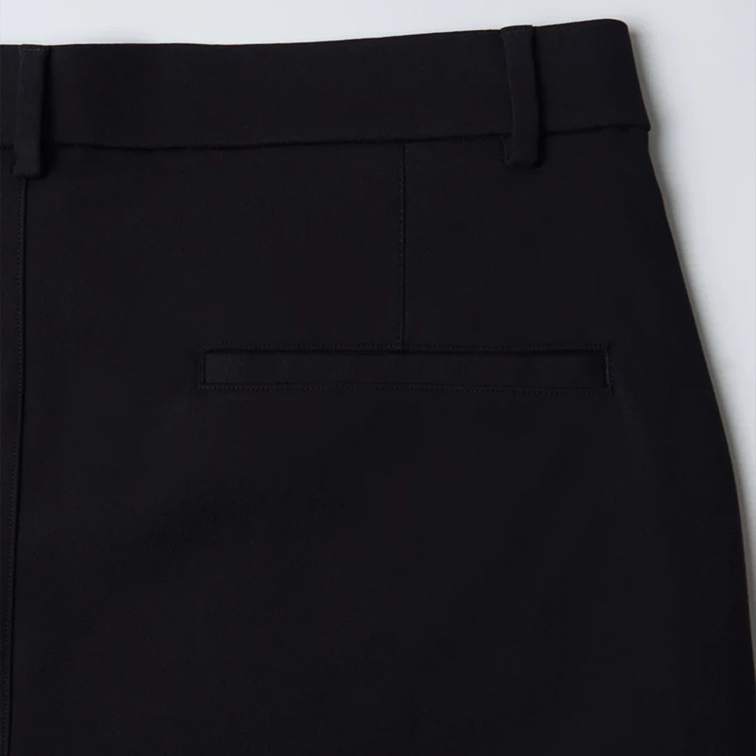 A black Kensington trousers.